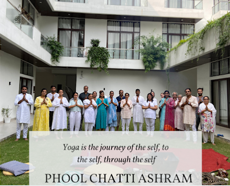 best yoga retreats Rishikesh