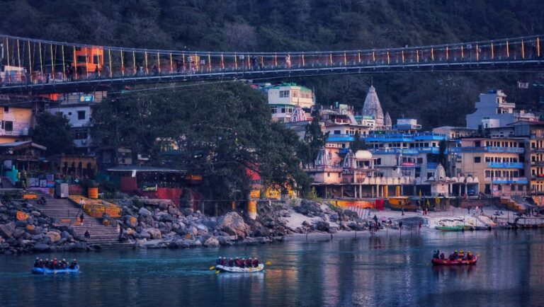 Laxman Jhula-Spiritual Places in Rishikesh